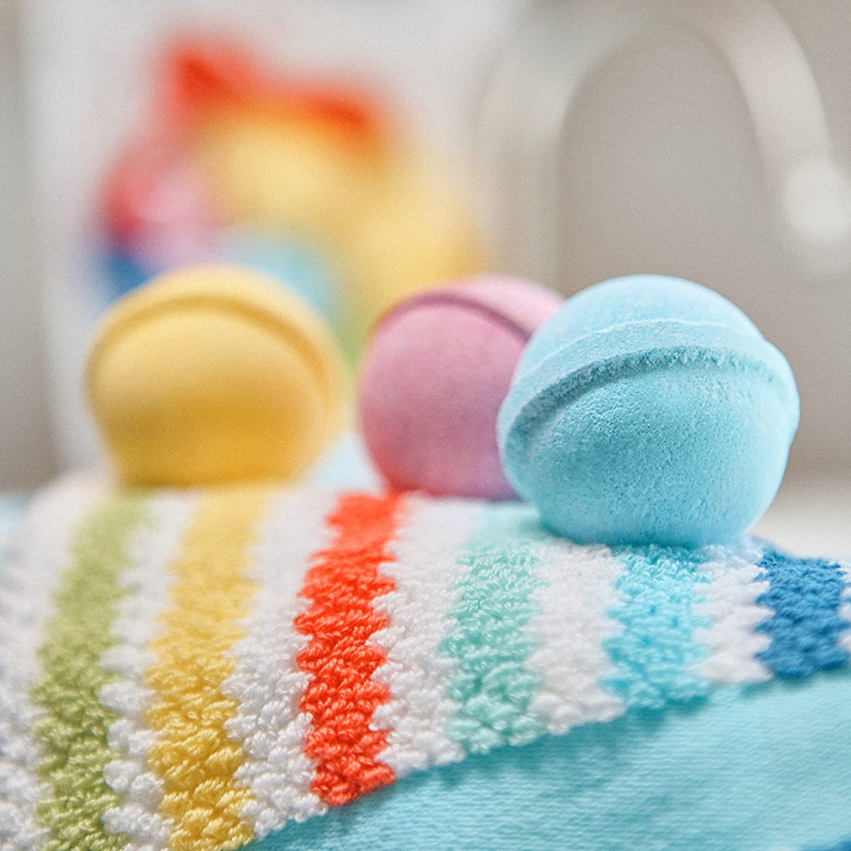 Spa-Da Bombas de baño para niños, paquete de 8, ingredientes limpios y suaves y seguros, libres de parabenos y productos químicos nocivos, sin manchas en la piel o la bañera, hacen que la hora del baño sea divertida para los niños